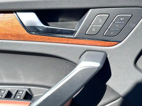 Used 2023 Audi Q5 2.0T Premium w/ Convenience Package image 23
