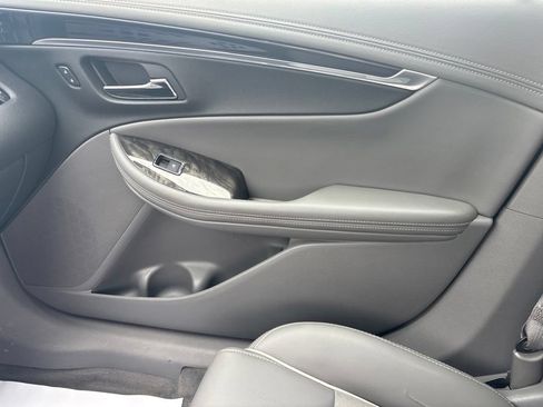 Used 2015 Chevrolet Impala LT w/ Convenience Package FWD image 23