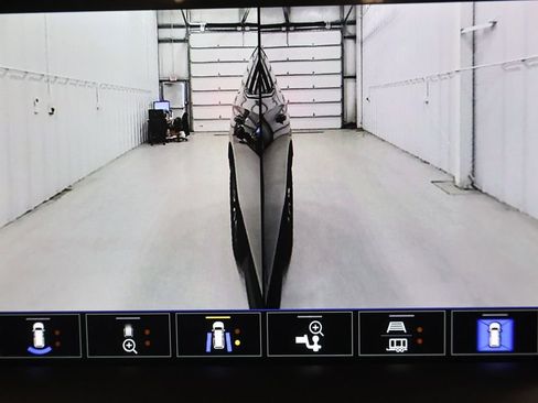 Used 2024 GMC Yukon AT4 w/ Technology Package image 39