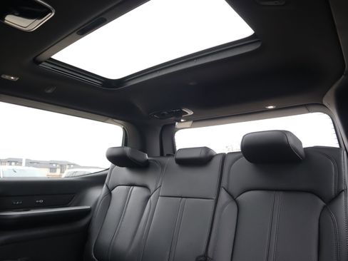 New 2026 Jeep Grand Wagoneer Limited AWD/4WD image 18