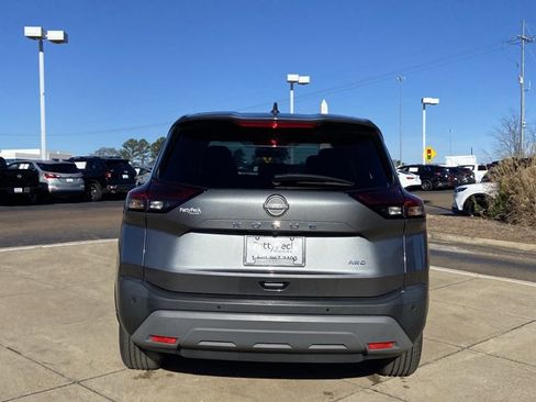 Used 2023 Nissan Rogue S image 9