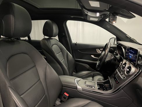 Used 2021 Mercedes-Benz GLC 300 4MATIC image 16