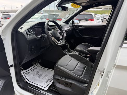 Used 2022 Volkswagen Tiguan SEL R-Line image 29