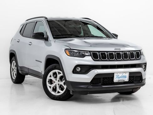 Used 2024 Jeep Compass Latitude AWD/4WD image 6