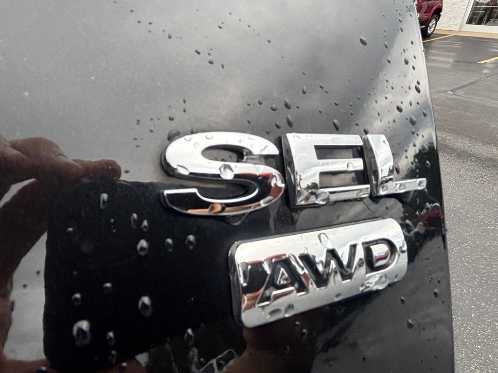Used 2013 Ford Edge SEL AWD/4WD image 11