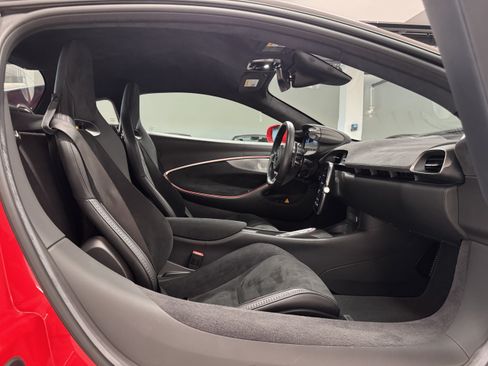 Used 2023 McLaren Artura RWD image 12