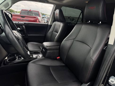 Used 2019 Toyota 4Runner TRD Off-Road Premium AWD/4WD image 24