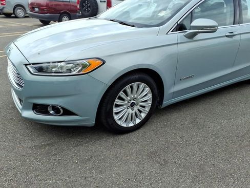 Used 2014 Ford Fusion SE w/ Equipment Group 502A FWD image 4