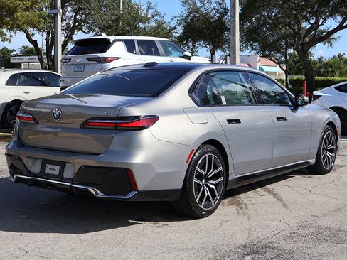 Used 2025 BMW 740i image 14