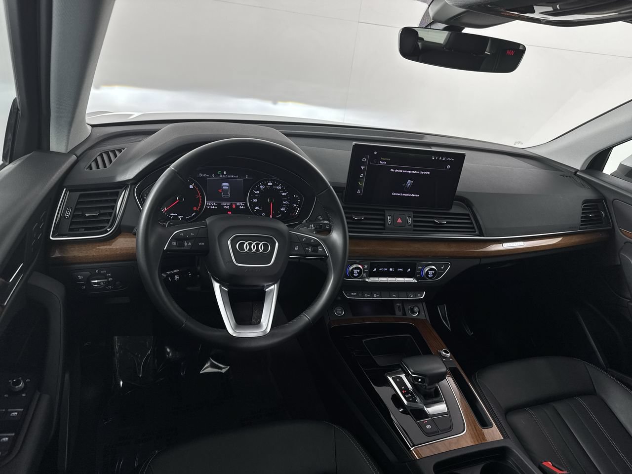 Used 2023 Audi Q5 2.0T Premium w/ Convenience Package AWD/4WD image 9