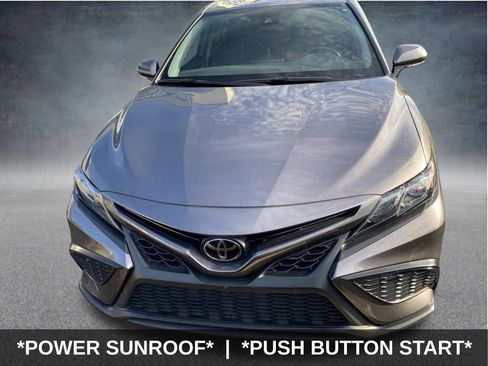Used 2022 Toyota Camry SE image 2