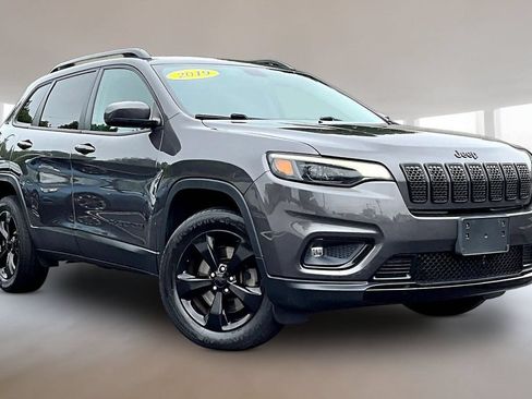 Used 2019 Jeep Cherokee Latitude Plus AWD/4WD image 1