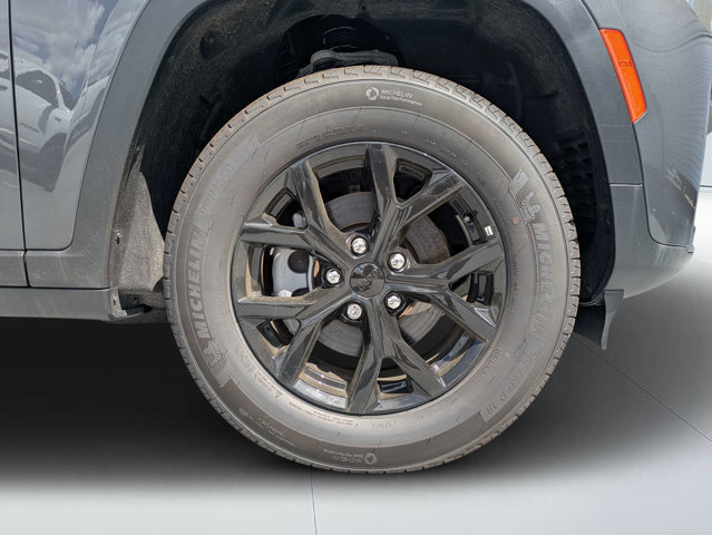 New 2026 Jeep Grand Cherokee Altitude RWD image 10