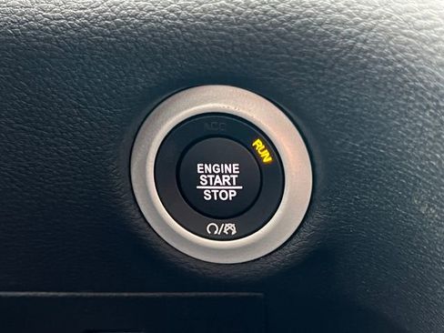 New 2026 Chrysler Pacifica Select image 32