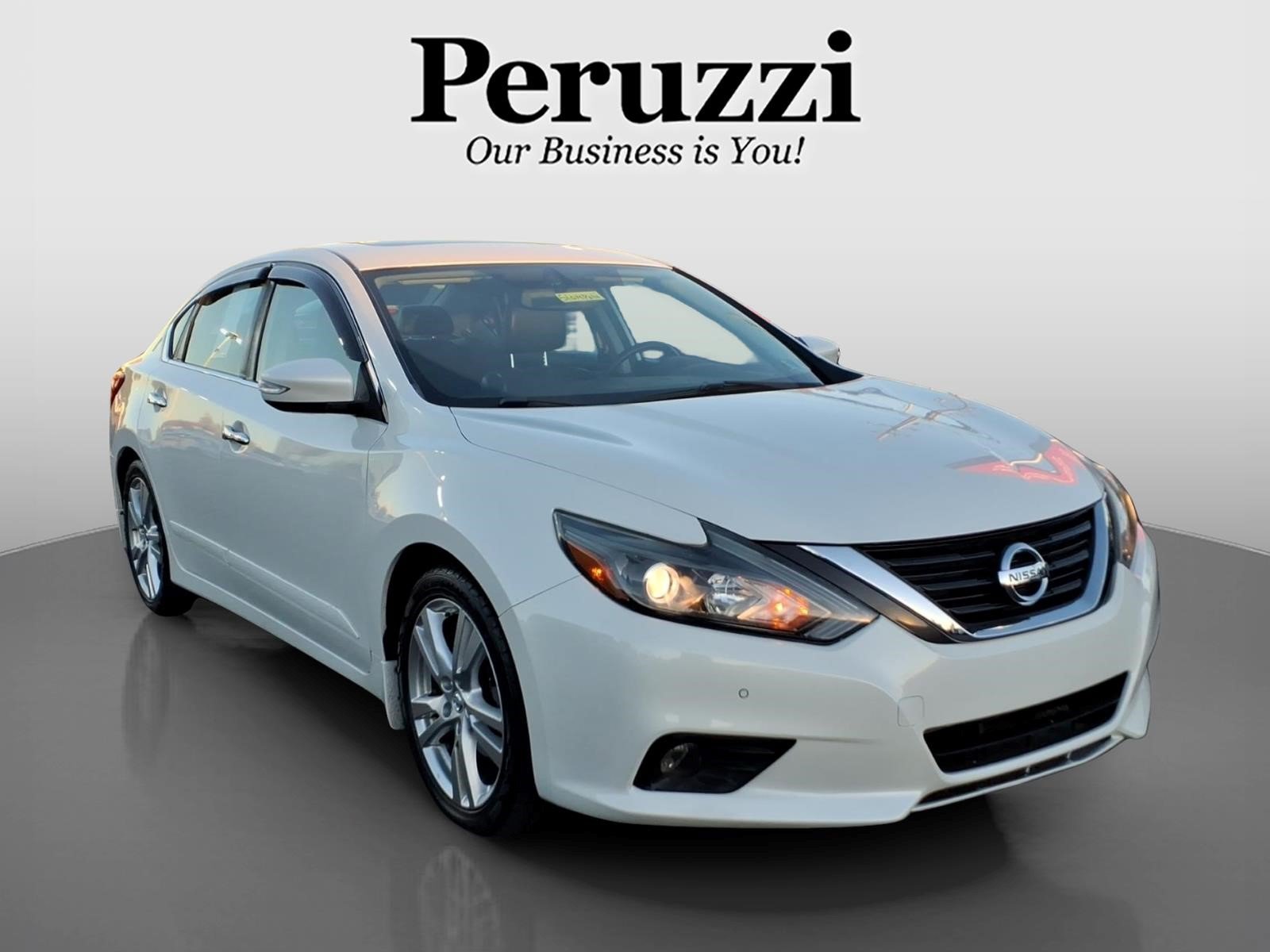 Used 2016 Nissan Altima 3.5 SL w/ 3.5 Technology Package FWD image 1