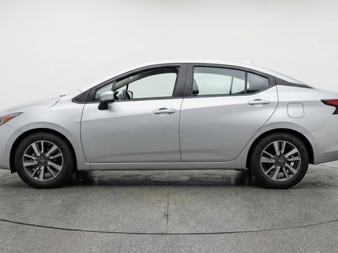 Used 2025 Nissan Versa SV FWD image 5