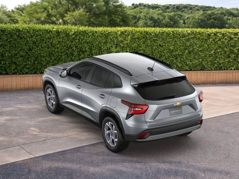 New 2026 Chevrolet Trax LT w/ Driver Confidence Package FWD image 2