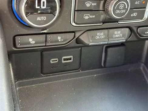 Used 2024 Chevrolet Suburban LT image 37