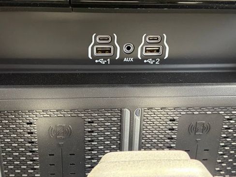 New 2026 RAM 2500 Laramie AWD/4WD image 24