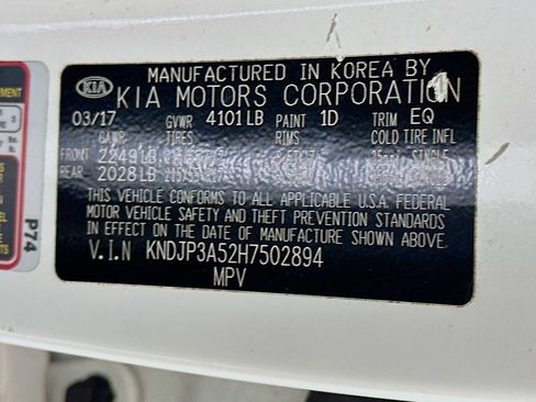 Used 2017 Kia Soul + FWD image 12