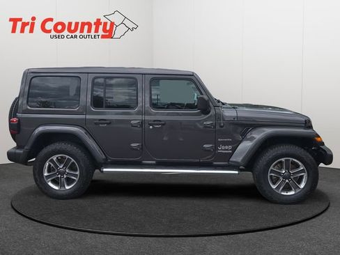 Used 2021 Jeep Wrangler Unlimited Sahara AWD/4WD image 9