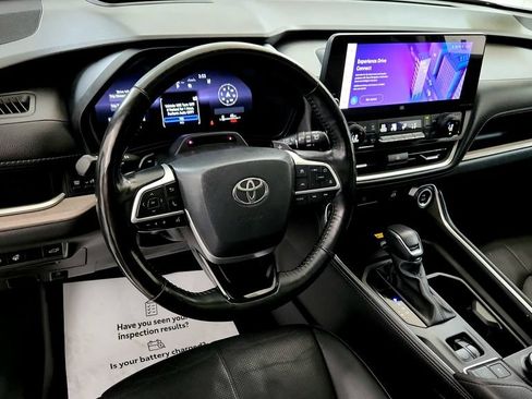 Used 2024 Toyota Grand Highlander AWD image 23