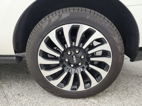 Used 2024 Lincoln Navigator Black Label AWD/4WD image 16