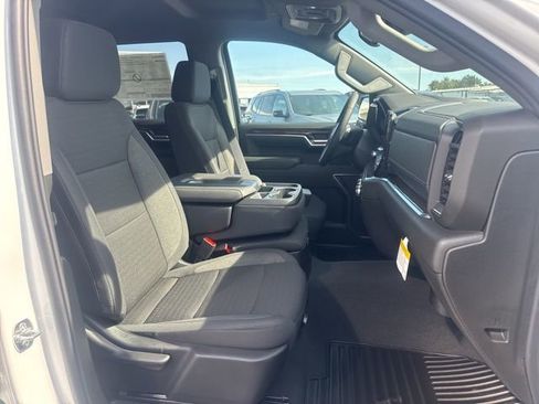 New 2026 GMC Sierra 1500 SLE w/ Preferred Package image 15