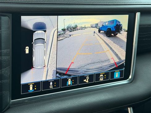 Used 2021 GMC Yukon XL Denali w/ Denali Premium Package image 29