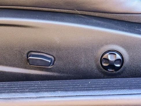 Used 2015 Dodge Challenger R/T Plus image 30