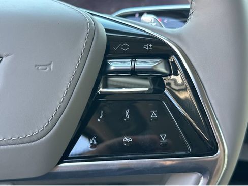 New 2026 Cadillac Escalade Platinum Sport w/ LPO, ONYX Package AWD/4WD image 35