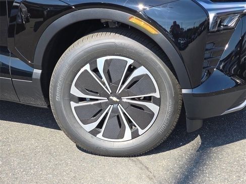 New 2025 Chevrolet Blazer EV LT image 2