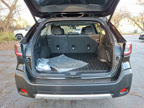 Certified 2025 Subaru Outback Limited AWD/4WD image 43