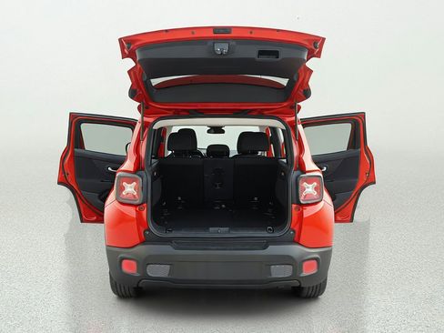 Used 2015 Jeep Renegade Latitude w/ Popular Equipment Group FWD image 14