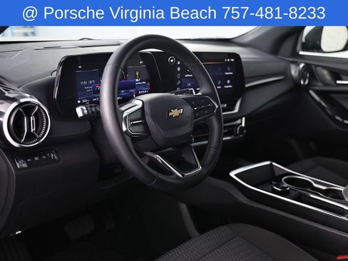 Used 2026 Chevrolet Equinox LT AWD/4WD image 4