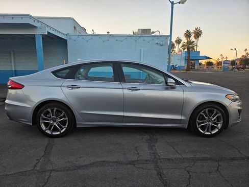 Used 2020 Ford Fusion SEL image 2