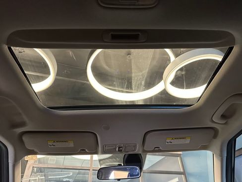 Used 2022 Hyundai Venue SEL FWD image 22