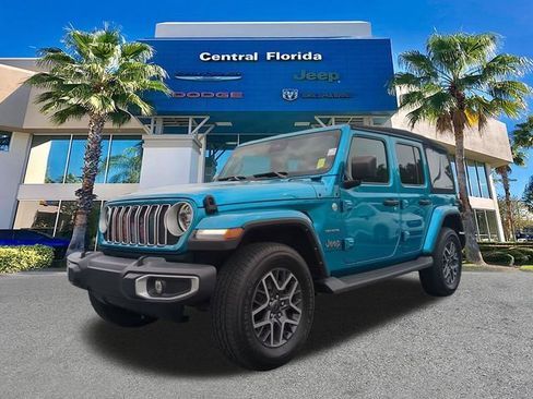 Used 2024 Jeep Wrangler Unlimited Sahara w/ Technology Group AWD/4WD image 9