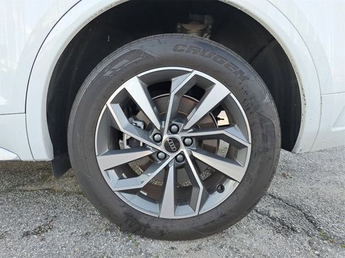 Used 2023 Audi Q5 2.0T Premium w/ Convenience Package image 7