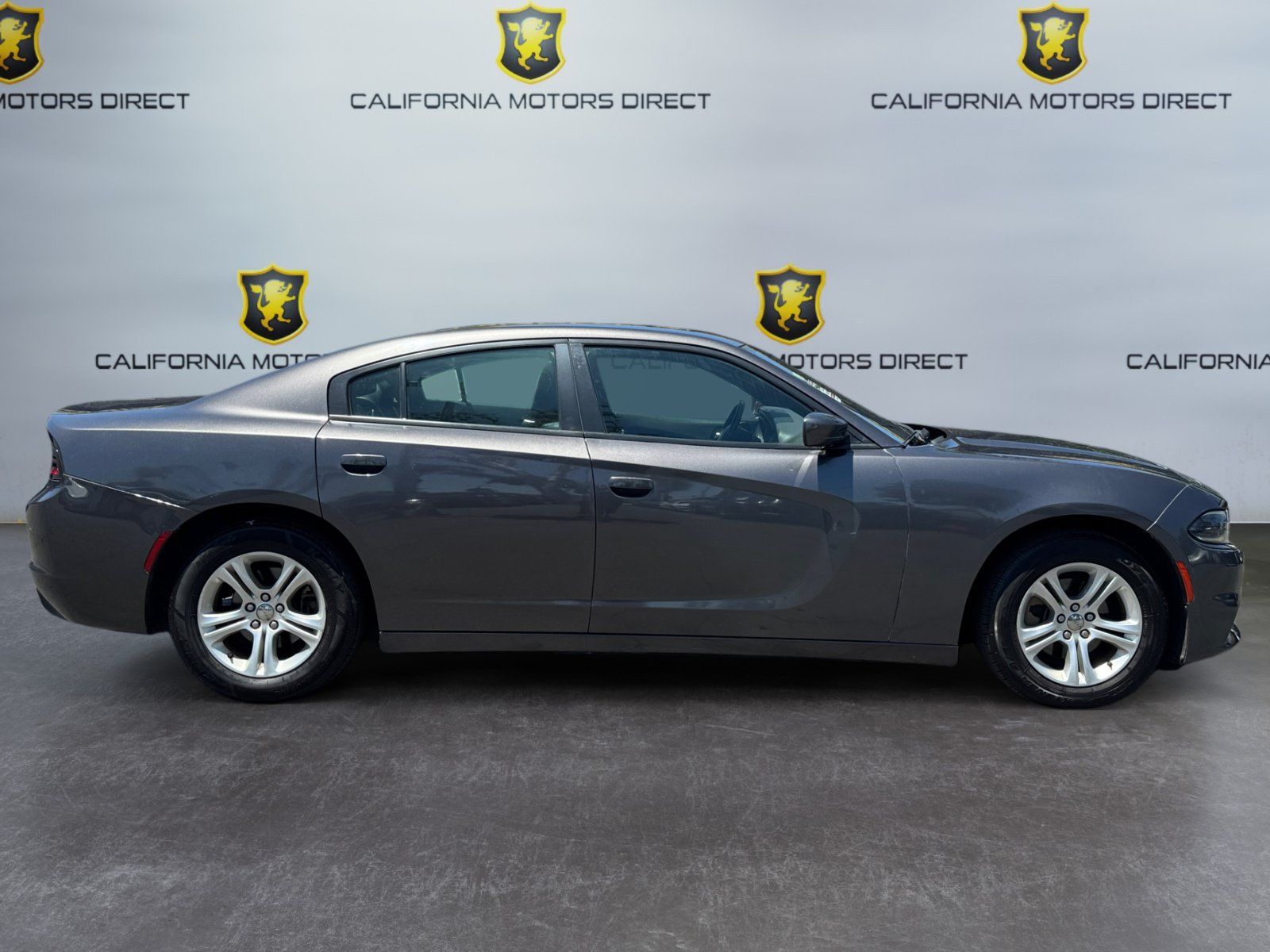 Used 2021 Dodge Charger SXT w/ Leather Interior Group RWD image 6