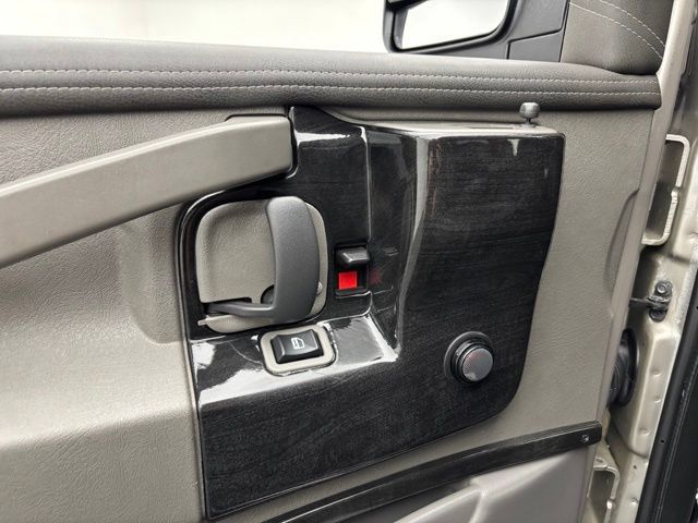 Used 2022 Chevrolet Express 2500 Extended w/ Enhanced Convenience Package RWD image 17
