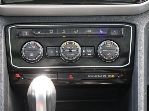 Used 2022 Volkswagen Atlas Cross Sport SE AWD/4WD image 20