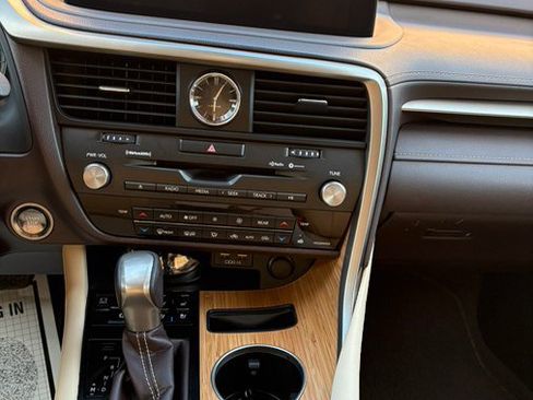 Used 2020 Lexus RX 350L Premium w/ Premium Package AWD/4WD image 18