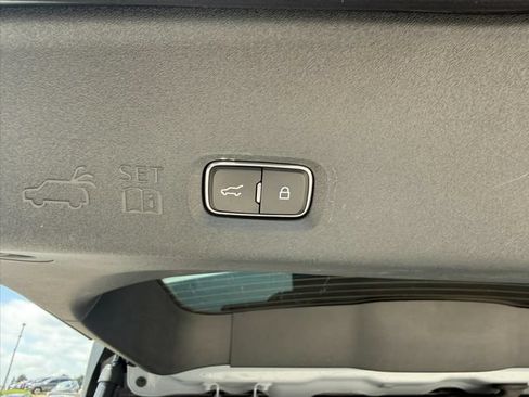 Used 2025 Lincoln Navigator L Reserve AWD/4WD image 13