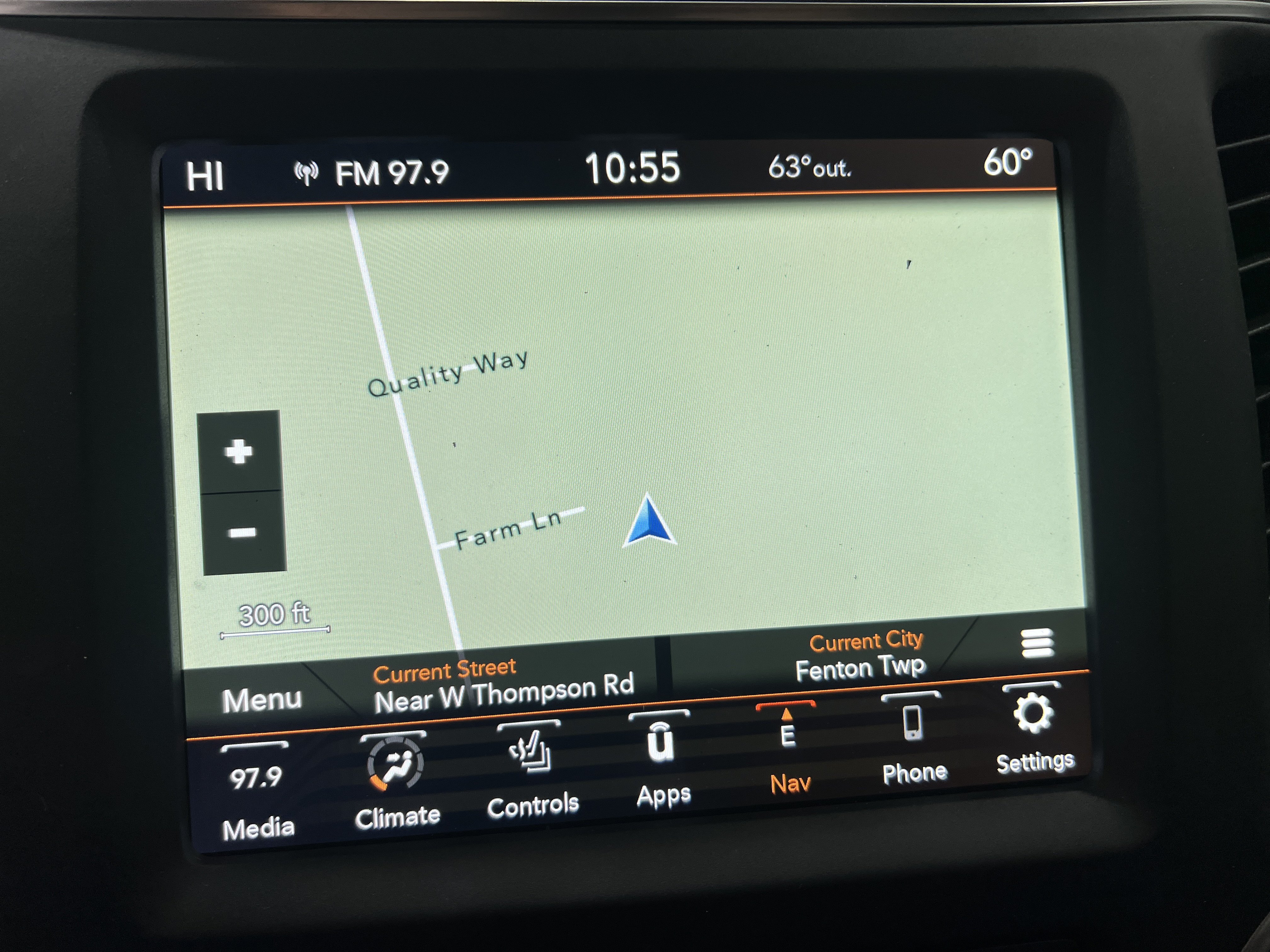 Used 2023 Jeep Cherokee Altitude Lux w/ Elite Group AWD/4WD image 10