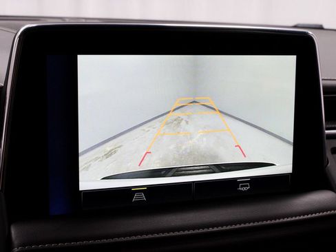 Used 2023 Chevrolet Suburban Premier AWD/4WD image 2