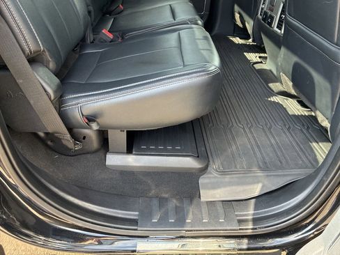 Used 2022 Ford F250 Lariat w/ Black Appearance Pkg AWD/4WD image 46