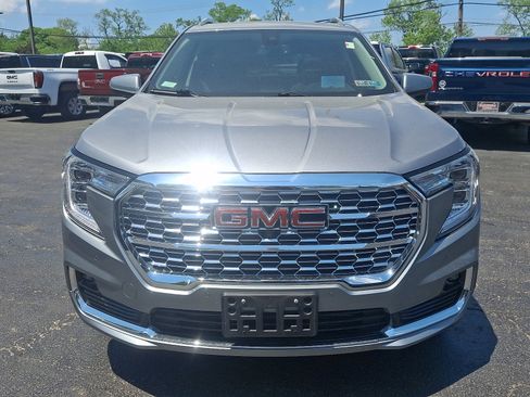 Used 2023 GMC Terrain Denali w/ Denali Premium Package AWD/4WD image 2