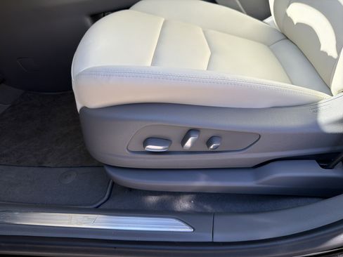 New 2026 Cadillac XT5 Premium Luxury w/ Driver Assist Package image 11