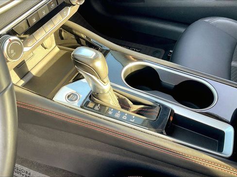 Certified 2025 Nissan Altima 2.5 SR image 16